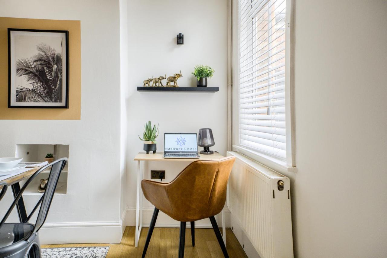 Coventry Fashionable House, City Centre, Free Parking, Sleeps 4, By Empower Homes Eksteriør billede