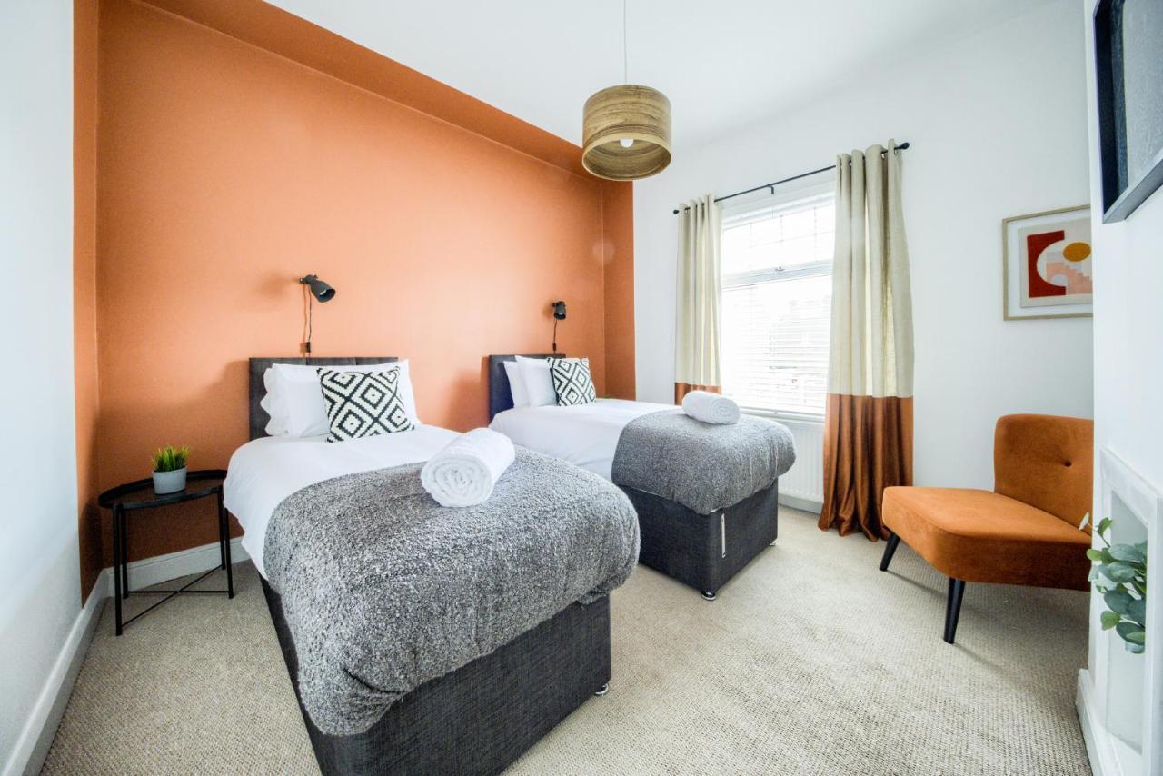 Coventry Fashionable House, City Centre, Free Parking, Sleeps 4, By Empower Homes Eksteriør billede