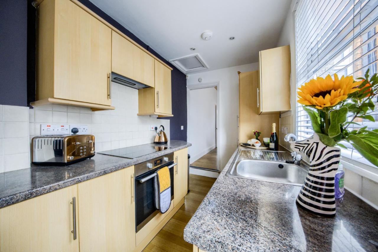 Coventry Fashionable House, City Centre, Free Parking, Sleeps 4, By Empower Homes Eksteriør billede