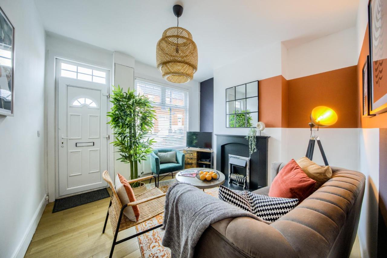 Coventry Fashionable House, City Centre, Free Parking, Sleeps 4, By Empower Homes Eksteriør billede