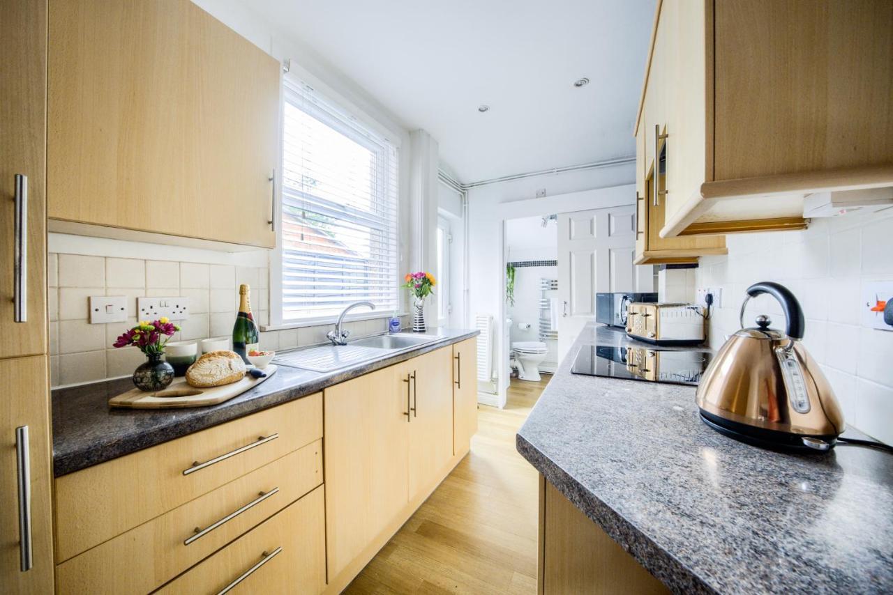 Coventry Fashionable House, City Centre, Free Parking, Sleeps 4, By Empower Homes Eksteriør billede